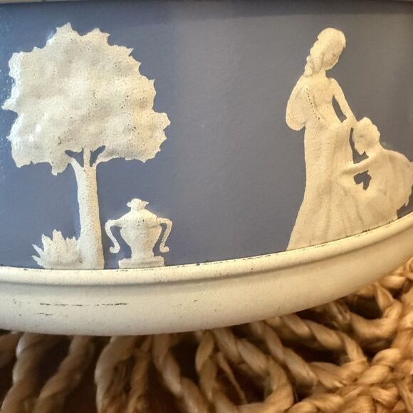 Wedgewood-Jasperware Tin Angel & Child Blue and White Vintage 1960's Chinoiserie - Picture 6 of 12